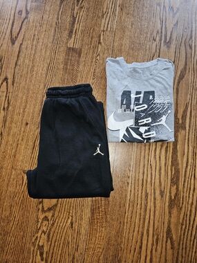 Jordan Boys Matching Joggers Set Youth Large T-shirt & Youth XL Joggers